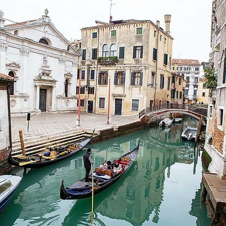 Pink House In Venice City Center Apartment Exterior foto