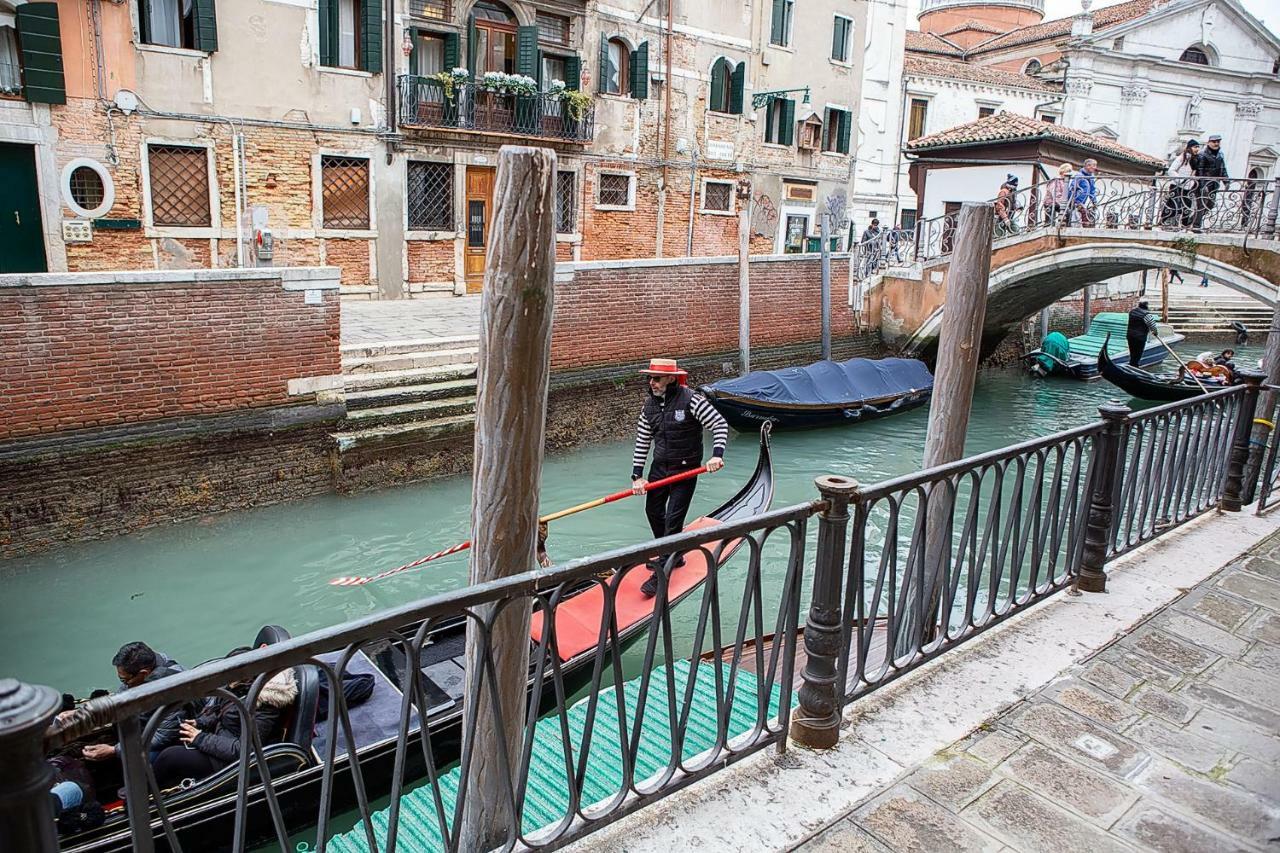 Pink House In Venice City Center Apartment Exterior foto